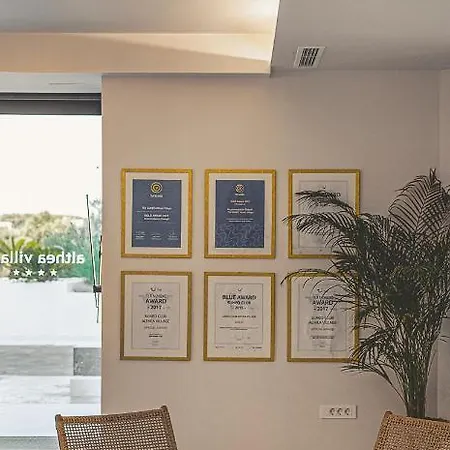 منتجع Althea Village - Family 4*