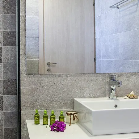 منتجع Althea Village - Family 4*